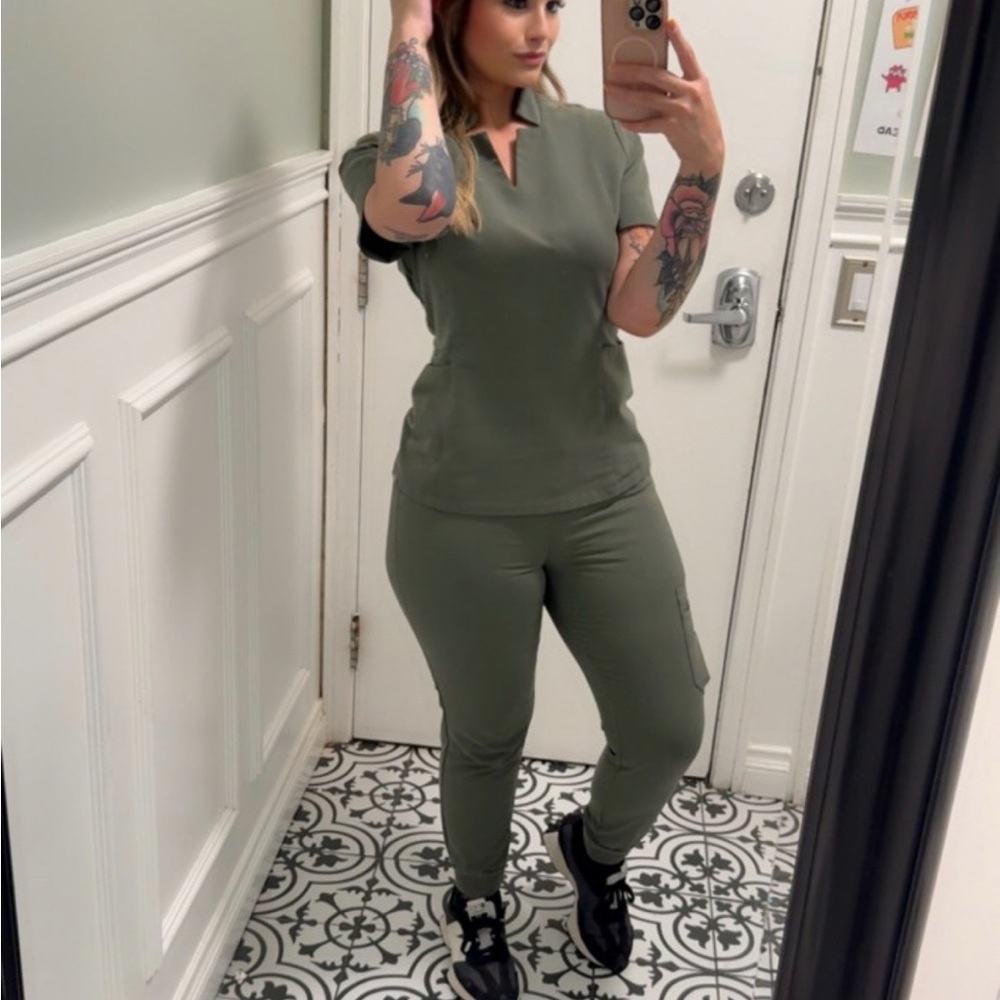 Figs Scrub Set - image 8